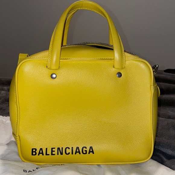 BALENCIAGA YELLOW BAG - Picture 1 of 5